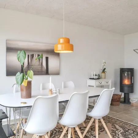 Two-bedroom Holiday In V Ferienhaus *
